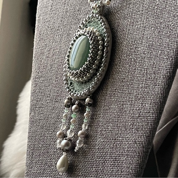 Beautiful Jadeite Semi-Precious Gemstones Large Pendant 20" Necklace - Picture 11 of 15